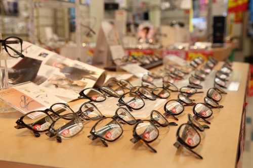 大_メガネ_IMG_6848 (500x333)