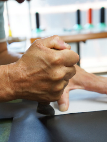 裁つ手元_手DSC07656