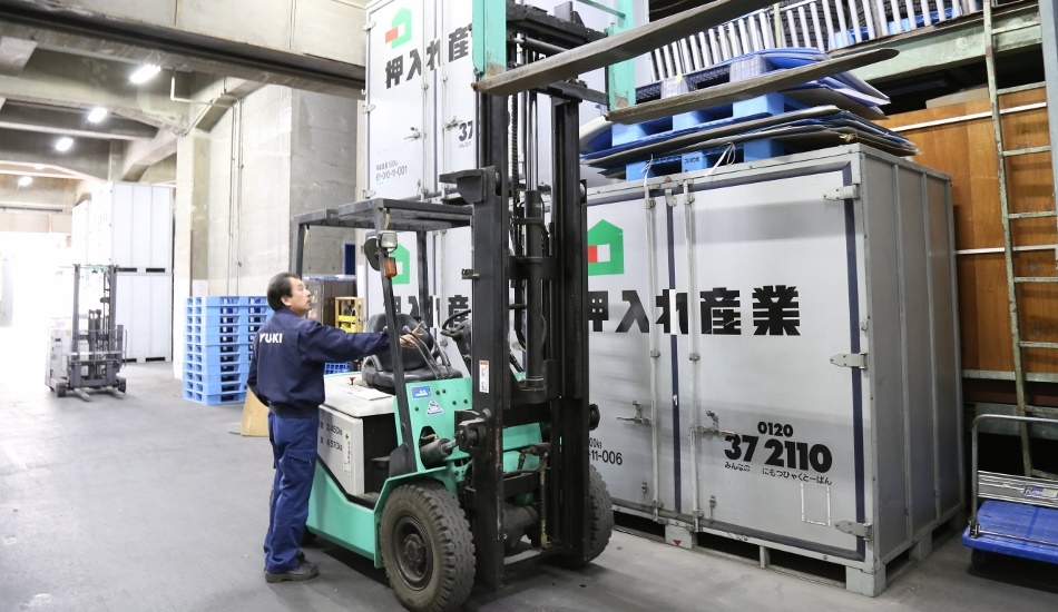 押入れ産業 門前仲町店