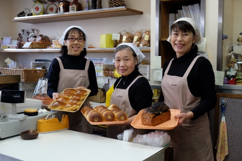 大_スタッフ_DSCF4279 (500x333)