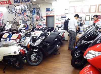 小_店内２ (400x295)