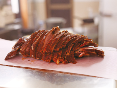 特製の「焼豚」は100ｇ350円。