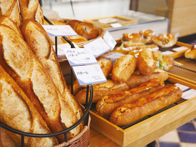 cafe & bakery on the CANAL01