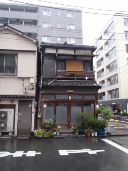 中央区外観前 (450x600)