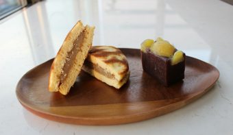 御菓子司 岡満津