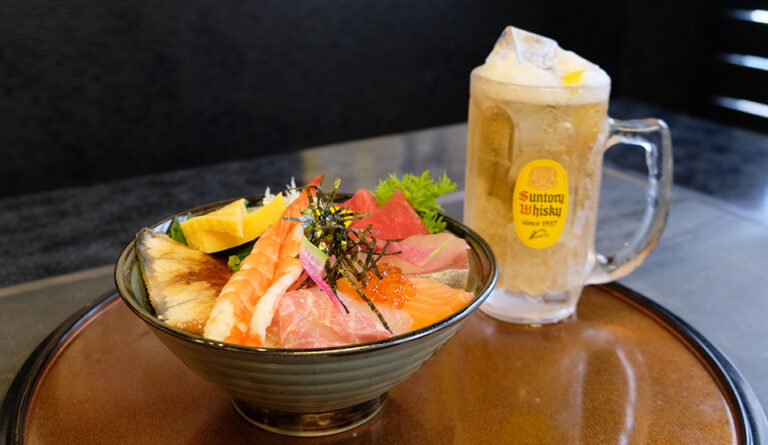 鮪屋 かおるちゃん