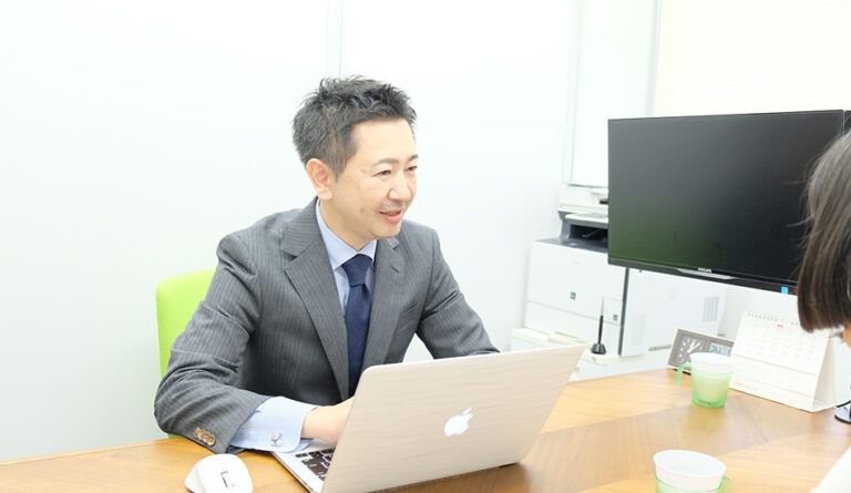 法律やお金にまつわる問題を解決！ 頼れる「士業」まとめ