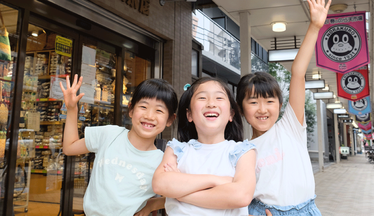 「こども記者」が商店街のお店にインタビュー！ 高橋商店街