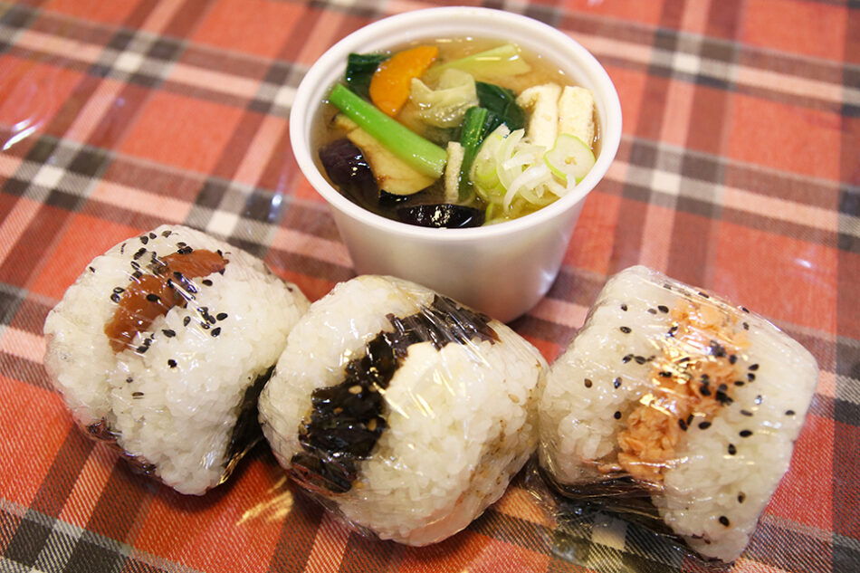 おにぎりそれとみそしる
