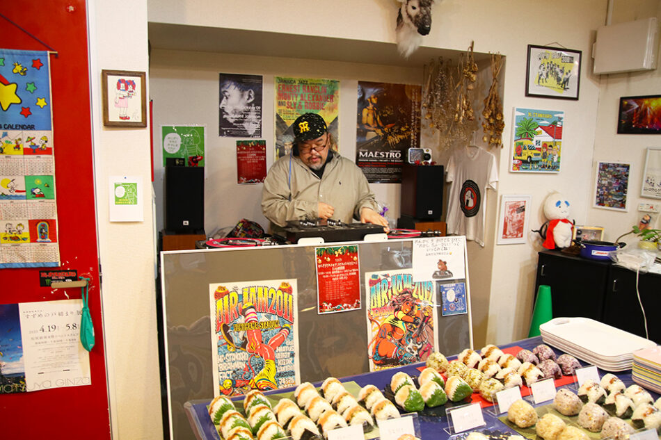 おにぎりそれとみそしる