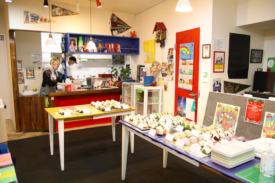 おにぎりそれとみそしる