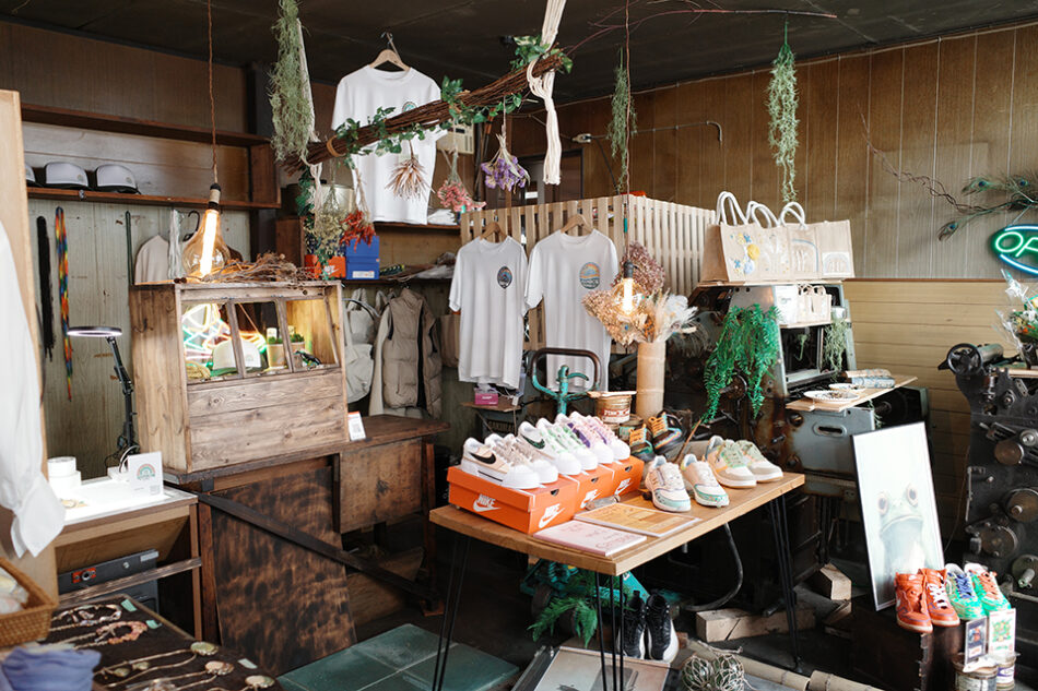 THE RAINBOW BAMBOO Art gallery