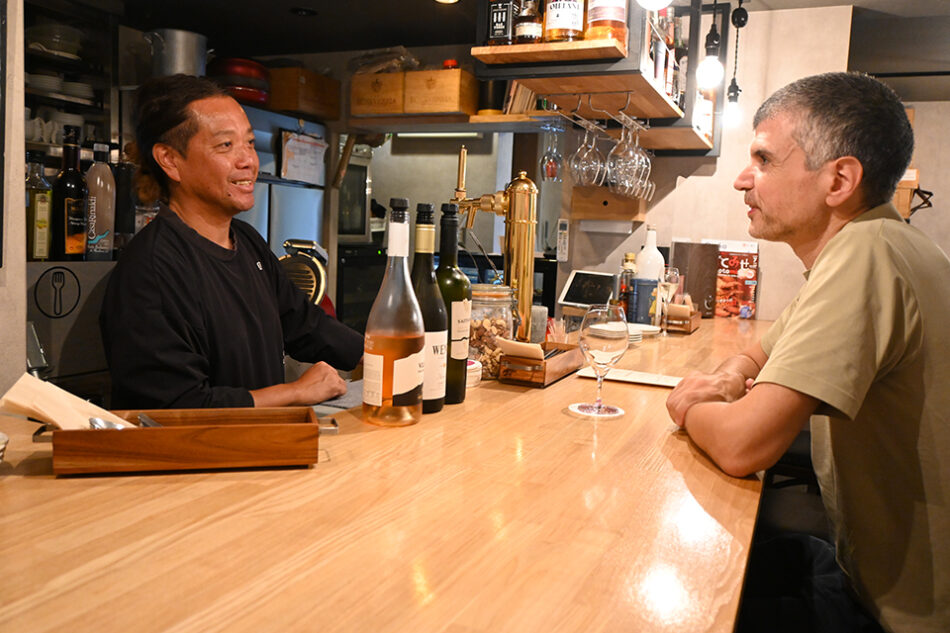 Restaurant deli wine bar ROJIURA